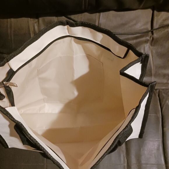 ⭐️ Hello Kitty Canvas Bag ⭐️ - Picture 4 of 8